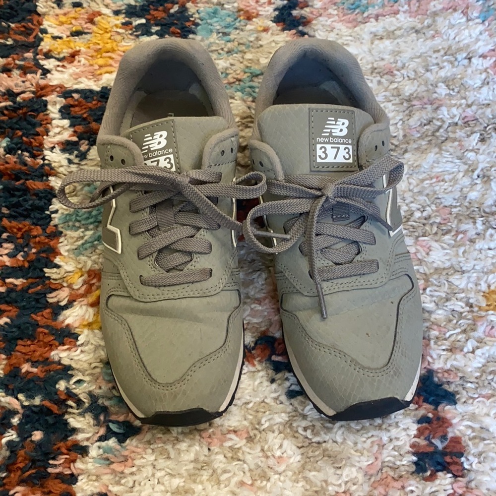 Green New balance 373 tennis shoes